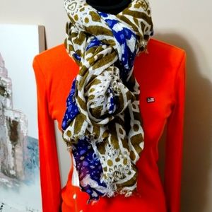 Women's scarf